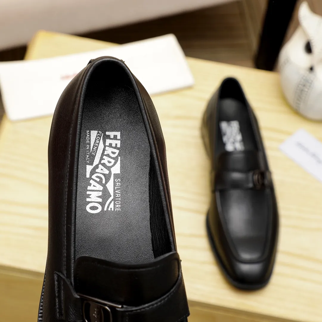 Factory price 420 🔥Ferragamo's new men's casual slip-on shoes🇨🇳Official website original 1:1 mold opening, original quality💯Fine workmanship, high-end luxury☘The upper is made of imported Italian first-layer cowhide🌴🐑leather lining🍓Rubber wear-resistant and non-slip outsole, breathable and comfortable to wear🍍The first choice for high-end men🍉Black, size 38-45